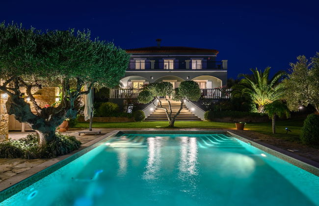 Methoni Paradise Villa for 10 & Pool - Foto 1