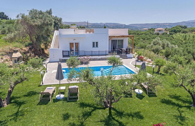 Villa Guinevere-with Private Pool - Photo 33