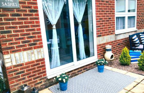 The Sashes - Stylish Apartment - FREE Parking - Ultrafast WIFI - Smart TV - Netflix - sleeps up to 6! Close to Poole Town Center & Sandbanks & Bournemouth - Foto 72