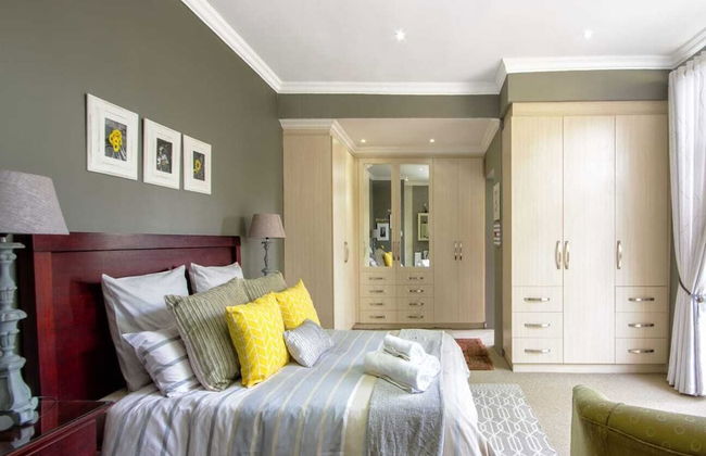 The Minimalist - Photo 2