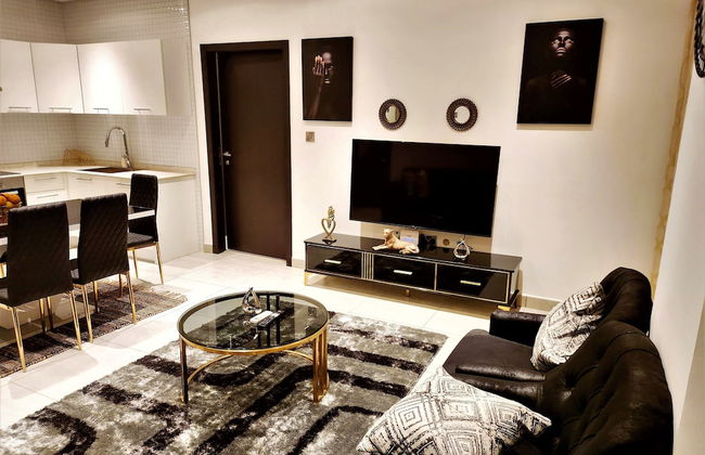 Chafford Suite-Douglas Luxury Apartments - Photo 13