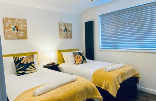 6 Bedroom Bungalow Ascot Racecourse LegoLand Windsor Castle 75" TV - Foto 29