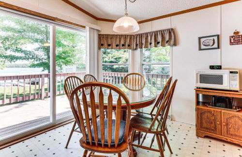 Solberg Lake House Dock, Deck and Stunning Views! - Foto 9