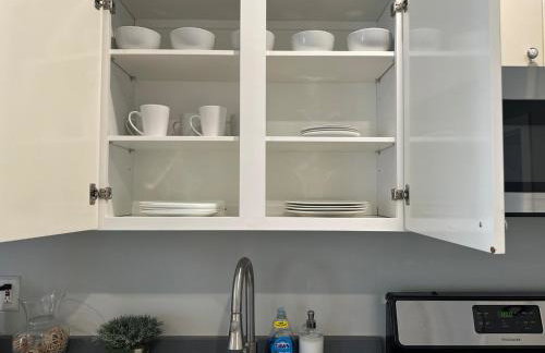 Bright & Airy 1 BDRM Private Apt - Foto 11