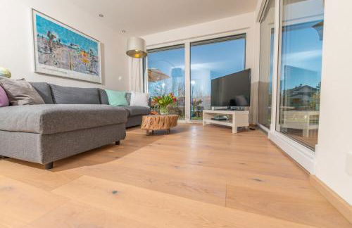 Helle Wohnung mit Bergblick & eigener Terrasse - Foto 4