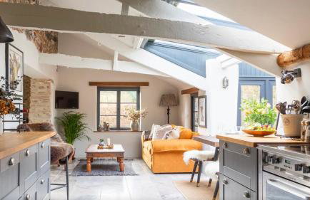 Riverside Retreat - Photo 8