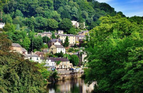 Postman's Knock - Photo 26