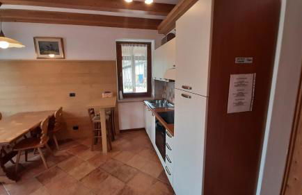 CAMPO BASE CADORE con parcheggio auto e garage moto - Foto 16