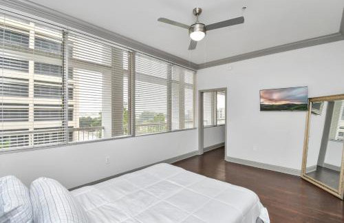 Skyline King Beds Retreat 2BR 2BA Near NRG Medical Center Galleria Mall - Foto 33