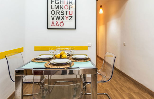 2 bedroom Apartment in Barcelona - Photo 6