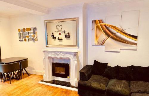 4-Bed Oasis Quiet Culde sac - Foto 16