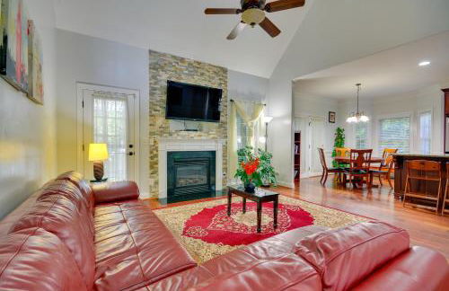 High Point Vacation Rental with Private Deck! - Photo 6