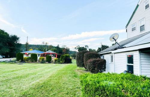 Countryside Home with Rustic Feel in heart of Corning - Foto 10