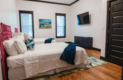 Luxurious Lake Front Estate, Sleeps 20, Game Room and Pet Friendly - Foto 35