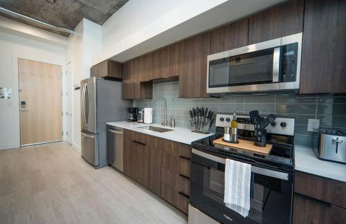 10thFloor CityView HotTub,Pool,Gym,Parking,King Bed - Foto 44