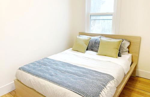 Best Location At Harvard University! 4 Bedroom Apartment! Two Units Available! - Foto 7