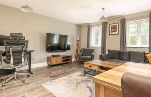 Modern, Well Presented 2-Bedroom Apartment, With Parking, Opposite Nirvana Spa - Pass the Keys - Foto 2