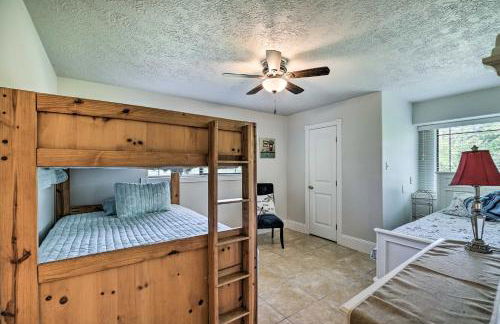 Spacious Seabrook Home with Patio 1 Mi to Beach! - Foto 31