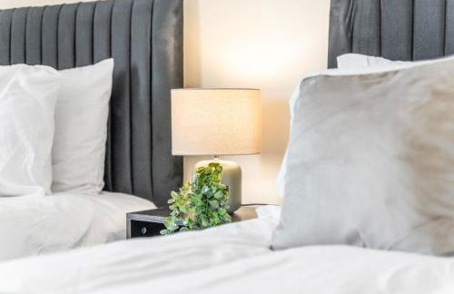 Stylish 4 Bedroom House in St Neots w Free Parking - Foto 41