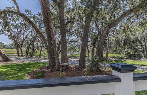Newly Renovated LowCountry Cottage with Marsh Views - Sleeps 6 - Foto 5