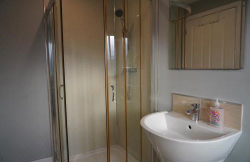 5bed House, 8 Double beds Perfect for large groups - Foto 29