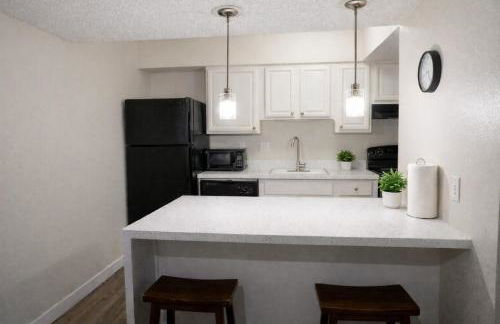 King Bed * Down Town * Comfortable Studio Apt. - Foto 4