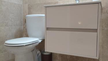 Maison calme et familiale avec cour, 3 chambres, 3 salles de bains à 10 min à pied de la gare - Foto 2