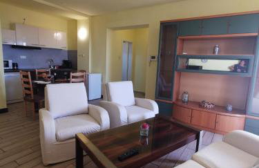 Villa Suzi - Family Farm Stay with Donkeys, Pool and Sea View near Rijeka - Photo 8