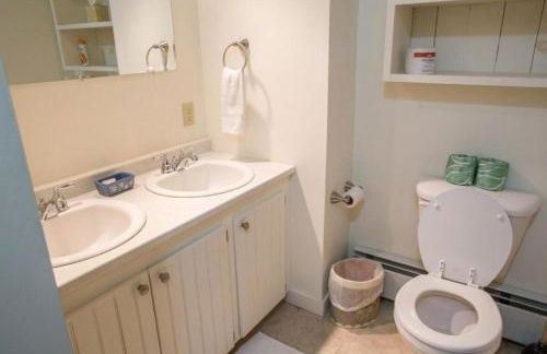 Gorgeous Cottage Rental on Banks of Rangeley Lake in Rangeley, Maine - Foto 23