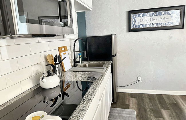 Clean Cozy 1-bedroom Near Plaza District 32C - Photo 21