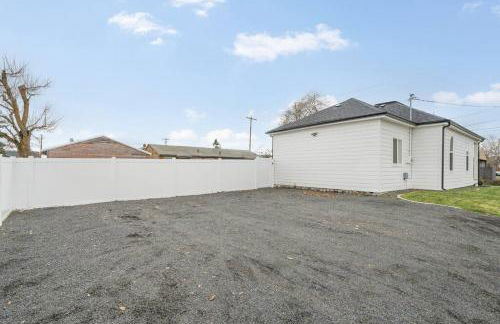 Updated Family Friendly Hillyard Gem NEW HOT TUB! - Foto 42