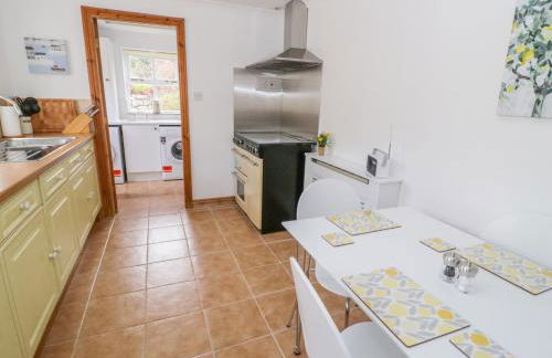 Bryn Haf, New Street - Photo 12