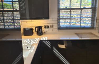 Number 10 - Stunning brand new house - sleeps 6 - free parking - Foto 14