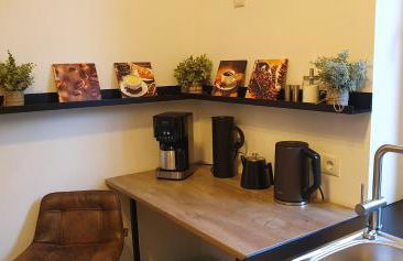 JanPartment - geräumig - W-LAN - Natur - Garten - Entspannung - zentral - 10 Min WV-Werk - Carport - 24h CheckIn - Foto 4