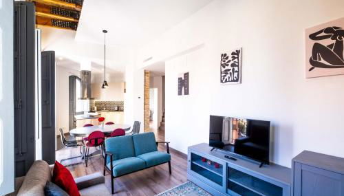 Spacious Penthouse with Massive Terrace - Photo 3