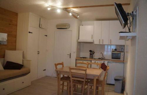 T2 PRALOUP 1600 bat Chanteclerc 6 personnes 36m2 avec chambre à part et 2 TV - Foto 14