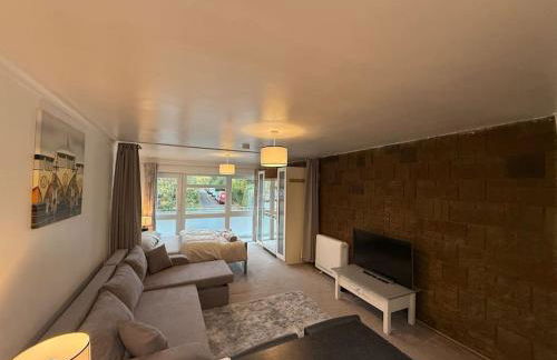 1st floor studio flat in Crawley! Close to Gatwick - Foto 7