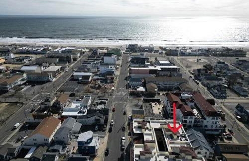 Rooftop Townhouse with 360 Views and Free Parking - Foto 39