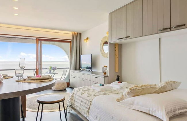 Beautiful Studio With Stunning Seaview and Terrace - Foto 13