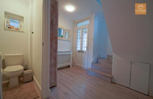 Gaia Cottages 3BR Home with Parking,WIFI,Garden,EV & Desk - Foto 5