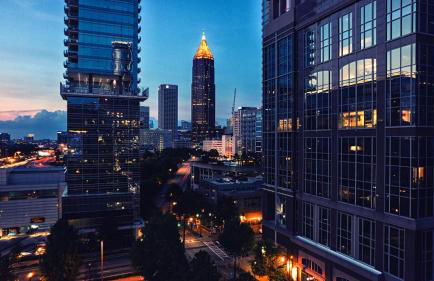 Spacious 3BR with Game Room and Fenced Yard Near Six Flags and Braves - Foto 54