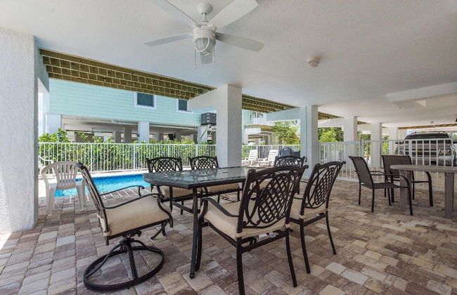 2 Beautiful 4 Bed 3 Bath Pool Home w Free Dock - Foto 11