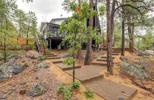 Wraparound Deck and Poker Room Cabin in Munds Park - Foto 34