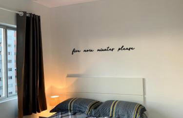 707- Apartamento Encantador, amplo e decorado, quarto, sala, cozinha, mobiliario moderno, cozinha completa com utensílios , Excelente vista da cidade e localização privelegiada no bairro Bigorrilho - Photo 37