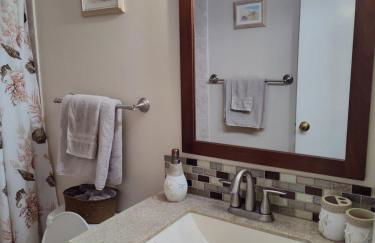 Comfortable Stay- Fully Stocked Home & Coffee Bar- All Essentials Provided - Photo 46