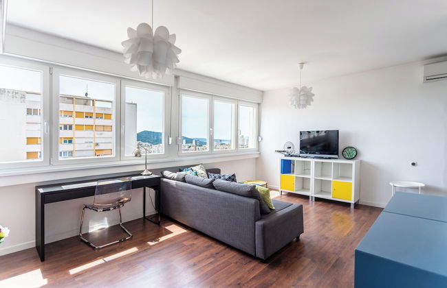 Comfortable apt With Great City and sea View - Photo 1