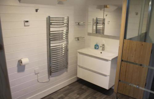 The Scullery - a quirky annex with wood fire - Foto 16