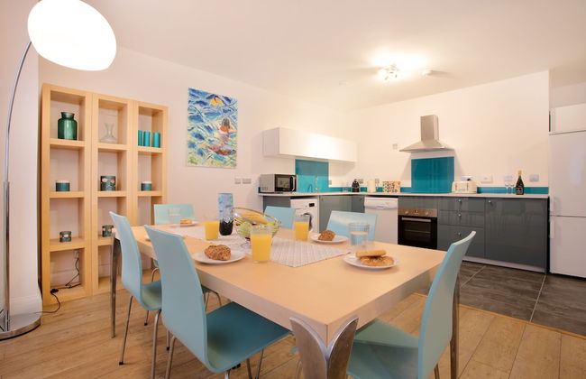 Rest & Recharge Regents CT 3bed Sleeps 7 - Foto 8