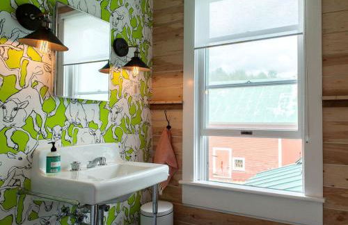 Modern Luxury Farmhouse with a Jacuzzi Tub near Woodstock, Vermont - Foto 16