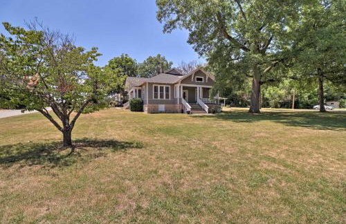 Historic Mountain Home Haven with Large Yard! - Foto 23